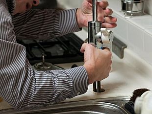 lavori-in-casa-fai-da-te-oppure-specialisti-il-dubbio-amletico