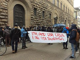 un-ragazzo-staniero-e-morto-nellincendio-del-capannone-aiazzone