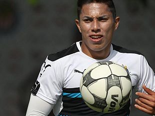 il-difensore-salcedo-in-viola