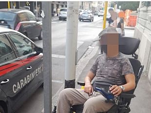 vile-aggressione-a-firenze-uomo-in-carrozzina-derubato-della-collana