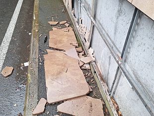 sottopasso-strozzi-sempre-mattonelle-rotte-nei-rivestimenti-laterali