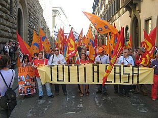 sciopero-generale-24-ore-di-stop-toscani-in-santa-maria-novella