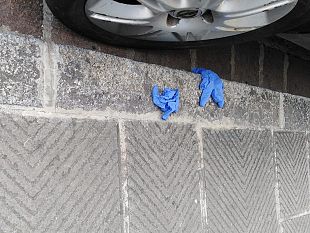 guanti-e-mascherine-a-terra-a-tavarnelle-puo-costare-500-euro