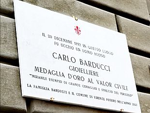 ecco-la-targa-in-ricordo-del-gioielliere-eroe-carlo-barducci