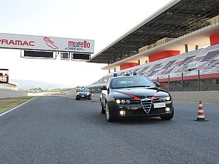 autodromo-del-mugello-guida-veloce-e-sicura-per-larma-dei-carabinieri