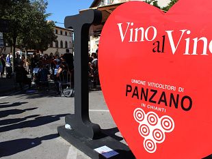 a-panzano-in-chianti-di-scena-vino-al-vino