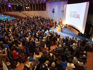 a-firenze-emma-bonino-lancia-la-campagna-elettorale-per-le-europee