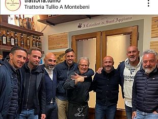 italiano-bistecca-per-festeggiare-la-vittoria-di-napoli