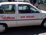 b108111953-carico-e-scarico-merci-via-libera-ai-veicoli-elettrici