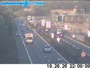 b108261824-rientro-dalle-vacanze-traffico-sostenuto