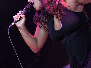 b110112222-jazzato-il-12-novembre-karima-ammar