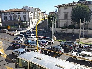 traffico-a-firenze-in-coda-tra-imprevisti-e-giustificazioni