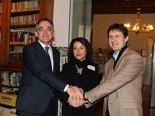 charlie-hebdo-rossi-e-nardella-al-consolato-di-francia