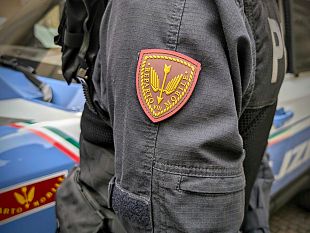 la-polizia-cerca-gestore-di-spaccio-bar-per-lviii-reparto-mobile