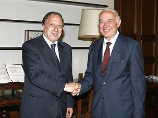 b008301601-monaci-ha-ricevuto-il-nuovo-prefetto-di-firenze-paolo-padoin