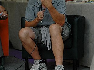 b303050100-don-santoro-puo-essere-papa-da-firenze-iniziativa-per-il-parroco-della-gente
