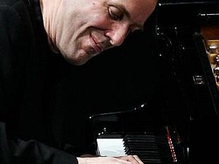 b107131443-chopin-con-il-grande-lonquich-nella-doppia-veste-di-solista-e-direttore