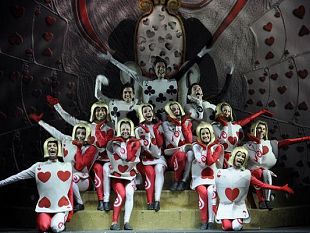 b201082147-successo-a-prato-per-alice-nel-paese-delle-meraviglie