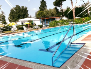 piscine-riaprono-le-pavoniere-e-la-flog