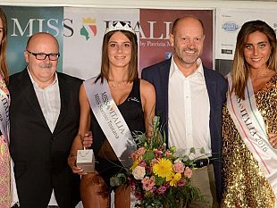 a-giulia-duranti-di-arezzo-la-fascia-di-miss-sorriso-toscana-2019