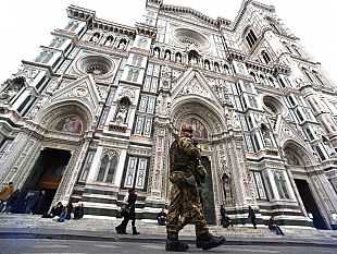 abusivi-in-centro-storico-impegnato-anche-esercito-italiano