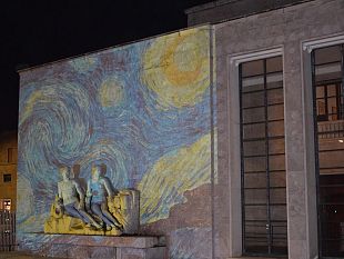 la-luna-e-sbarcata-sulla-palazzina-reale