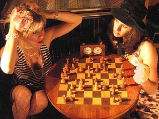 a801310950-musica-il-1-febbraio-ecco-il-rock-adrenalinico-delle-veneziane-amavo-e-delle-fiorentine-her