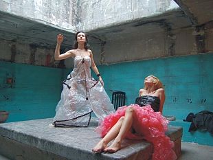 b201231605-musica-arte-fumetti-moda-e-ambiente-al-rooms