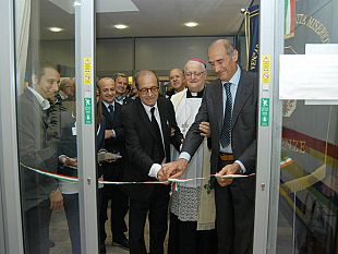 b210261523-prato-centro-commerciale-inaugurazione-dei-nuovi-ambulatori