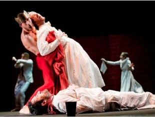 b201131506-amleto-di-shakespeare-alla-pergola