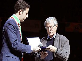 b001272203-giorno-della-memoria-le-chiavi-della-citta-ad-amos-oz