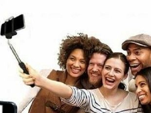 selfie-stick-uffizi-di-firenze-vietati-alle-prolunghe