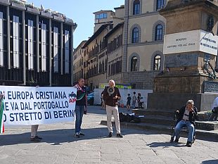 una-campagna-elettorale-da-paura-tra-baruffe-e-proclami-anti-sistema