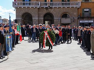 folla-record-a-santanna-di-stazzema-per-la-festa-della-liberazione