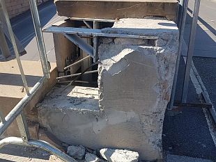 piazzale-bambine-e-bambini-di-beslan-targhe-distrutte