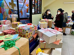 il-grande-cuore-in-una-scatola-di-natale