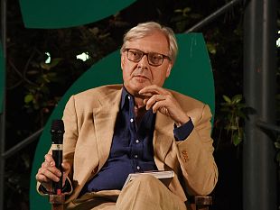 vittorio-sgarbi-e-cristina-acidini-al-caffe-de-la-versiliana-per-lart