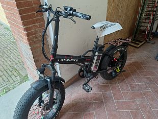 trascina-e-bike-con-il-blocca-ruota-inserito-scatta-la-denuncia