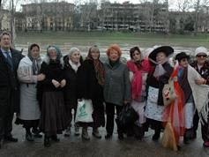 b112281853-torna-la-befana-in-canoa