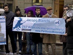 a801061458-oggi-la-befana-del-sindaco-e-l-antibefanata-di-legambiente