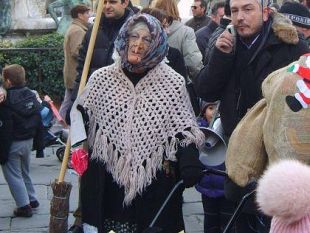 a901062053-befanata-al-sindaco-oggi-in-piazza-della-repubblica-a-firenze-l-ottava-edizione