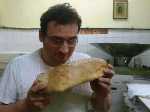 b403111710-la-bozza-pratese-il-pane-toscano-dal-forno-alla-tradizione