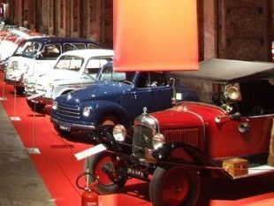 a811041415-mostra-di-auto-e-moto-d-epoca-alla-stazione-leopolda
