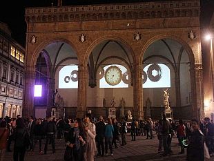 b212141801-bargello-e-campanile-della-badia-fiorentina-illuminati-a-nuovo