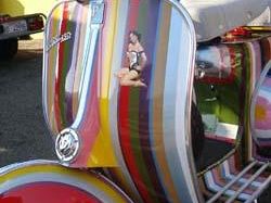 b210191929-italy-italy-la-storia-del-costume-italiano-si-fa-spettacolo-con-la-vespa