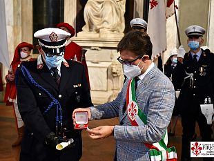 coronavirus-medaglia-dargento-ai-vigili-di-firenze