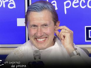 fioretto-di-nardella-si-e-fatto-tingere-i-capelli-di-viola-e-blu