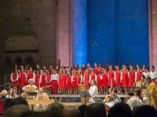 serata-indimenticabile-per-il-piccolo-coro-melograno