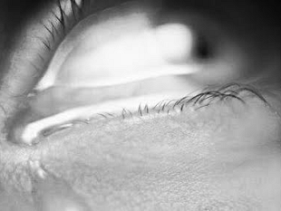 lavoro-senza-diritti-gli-operai-piangono-in-silenzio