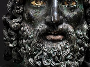 bronzi-di-riace-gli-eroi-venuti-dal-mare